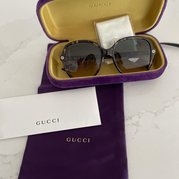 Gucci sunglasses only worn once - Picture 2 of 7